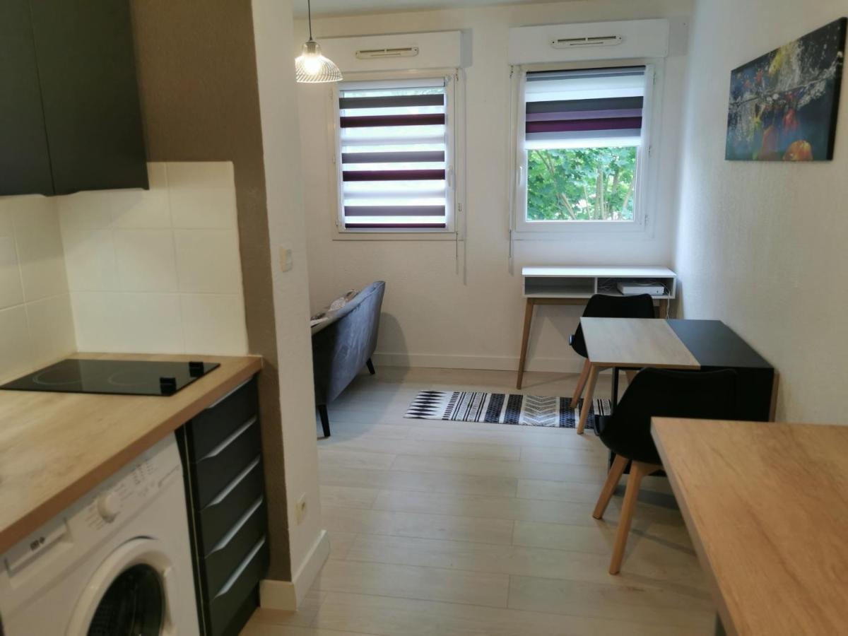 Studio Calme Avec Parking Saint-Pierre-du-Mont  외부 사진